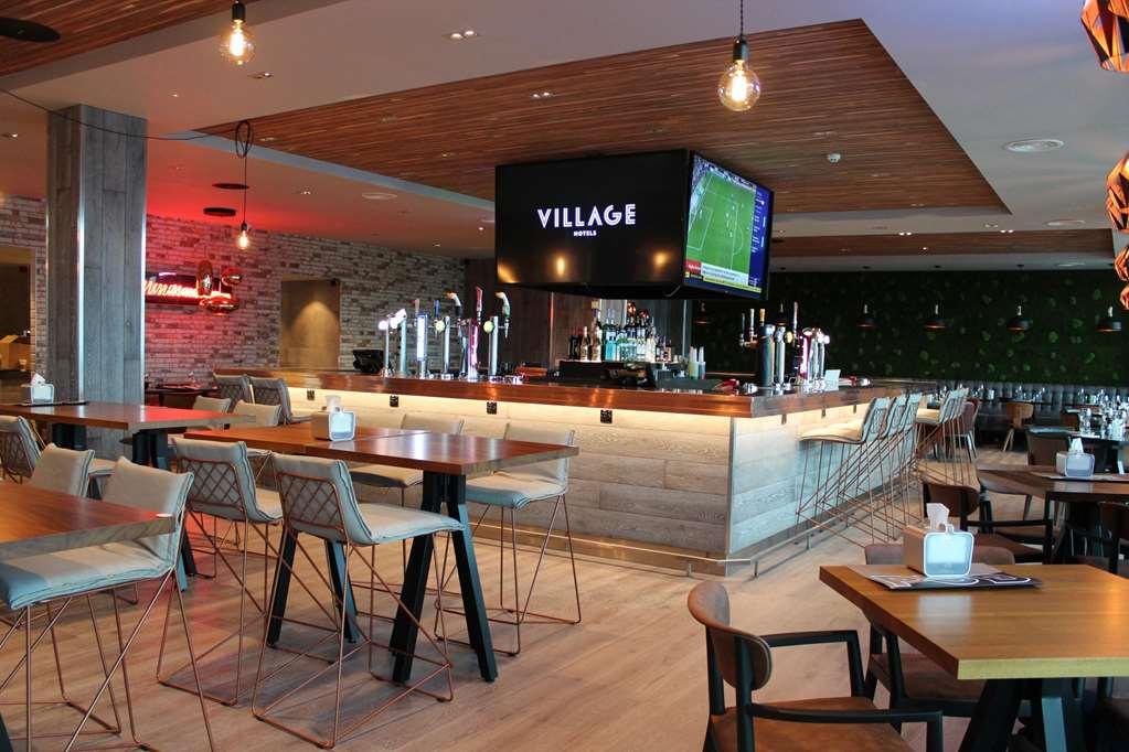 Village Hotel Newcastle Holystone  레스토랑 사진