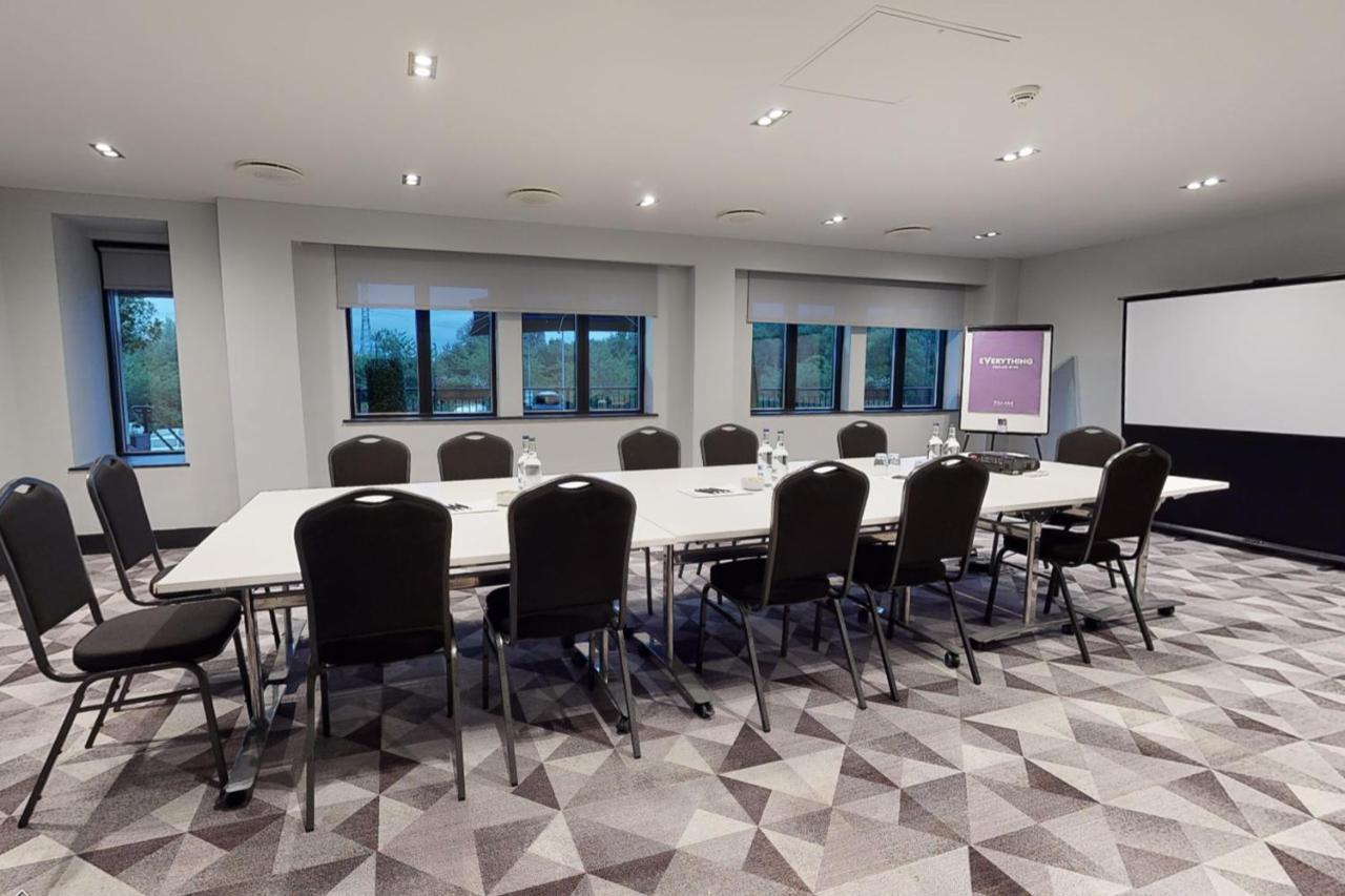 Village Hotel Newcastle Holystone  외부 사진