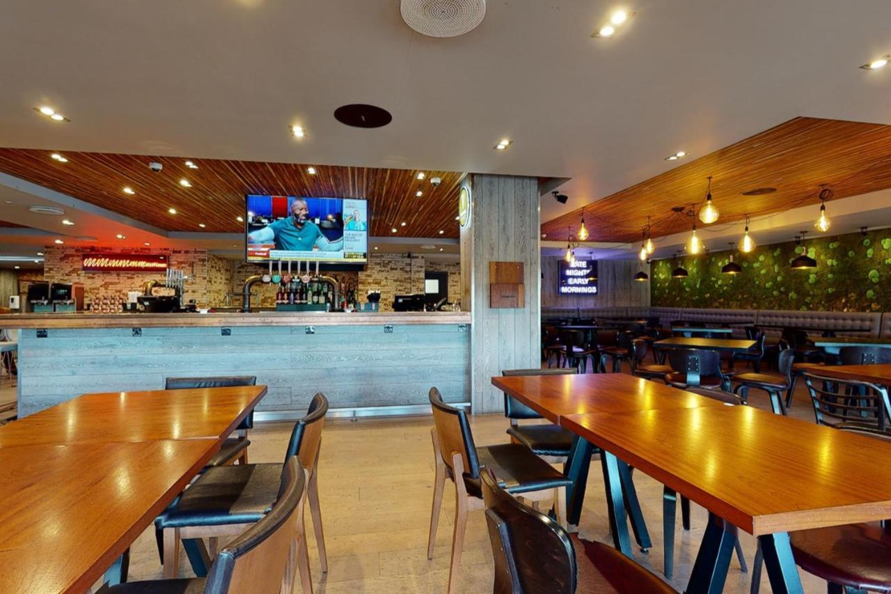 Village Hotel Newcastle Holystone  외부 사진