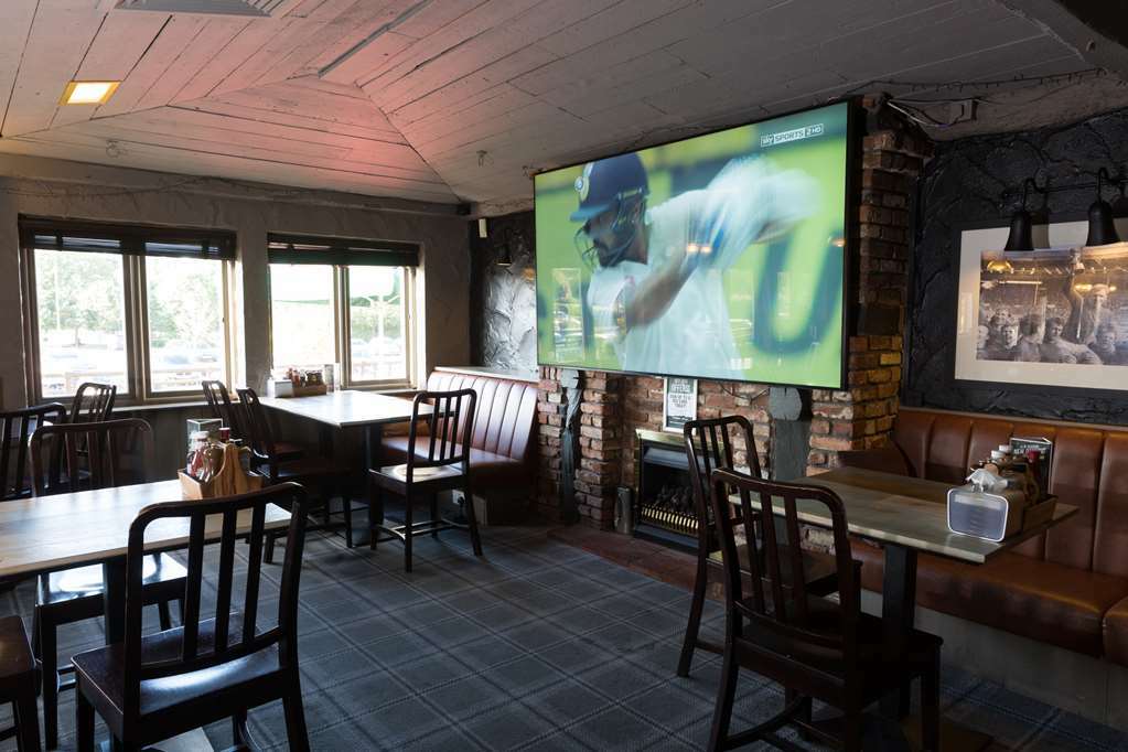 Village Hotel Newcastle Holystone  레스토랑 사진